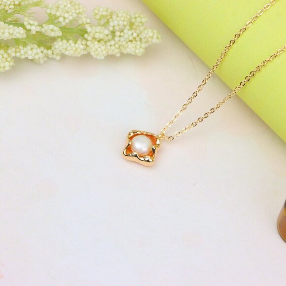 "Elegant Rose Gold Pearl Pendant Necklace for Women, XPNL1912 - Picture 12 of 13